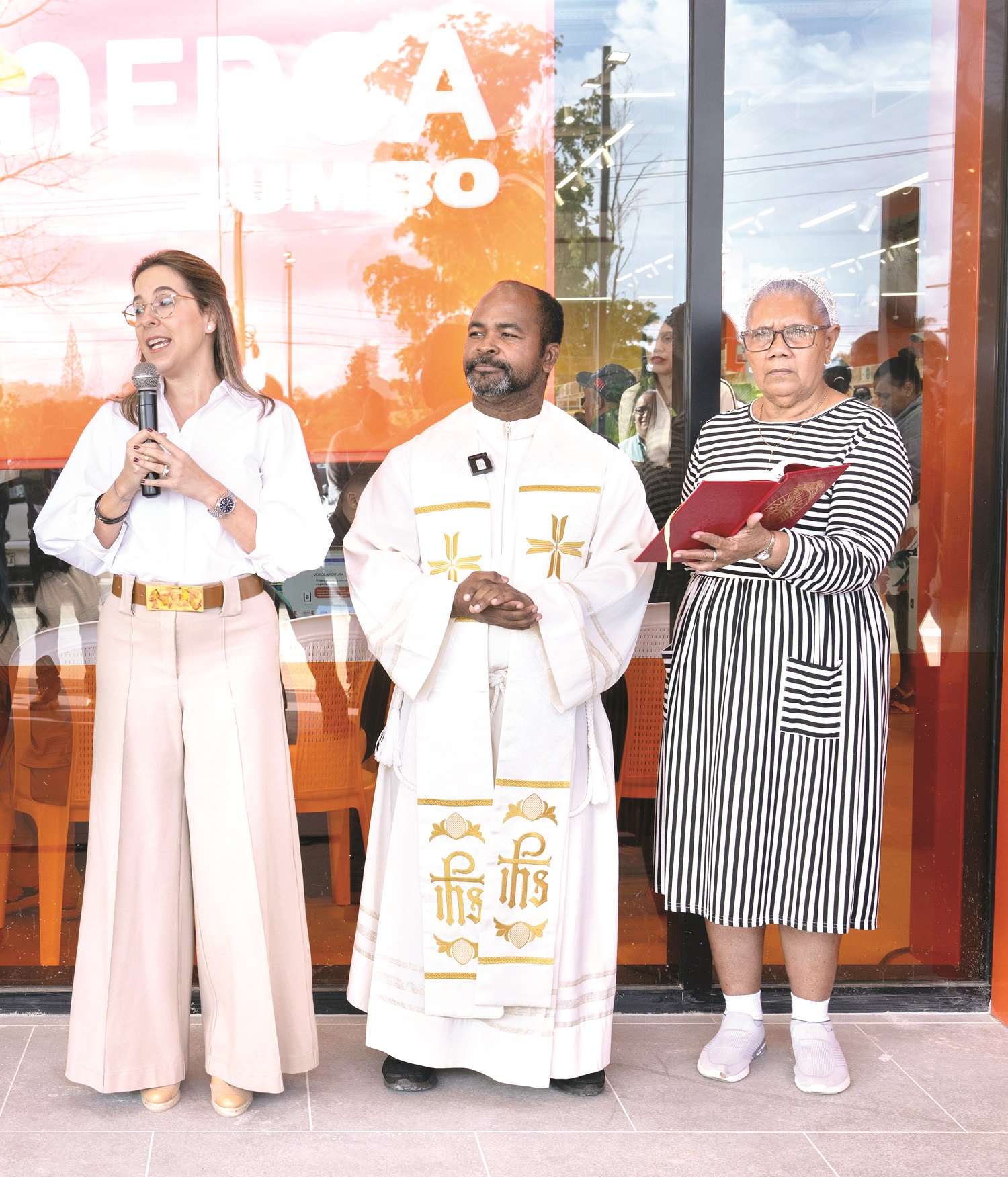 Father Camilo Paredes was in charge of the Blessing.