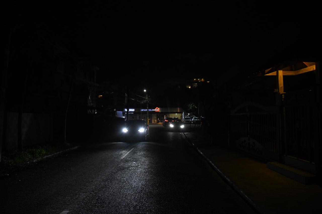 Calle a oscuras en la Prolongación Desiderio Arias casi esquina doctor Defilló