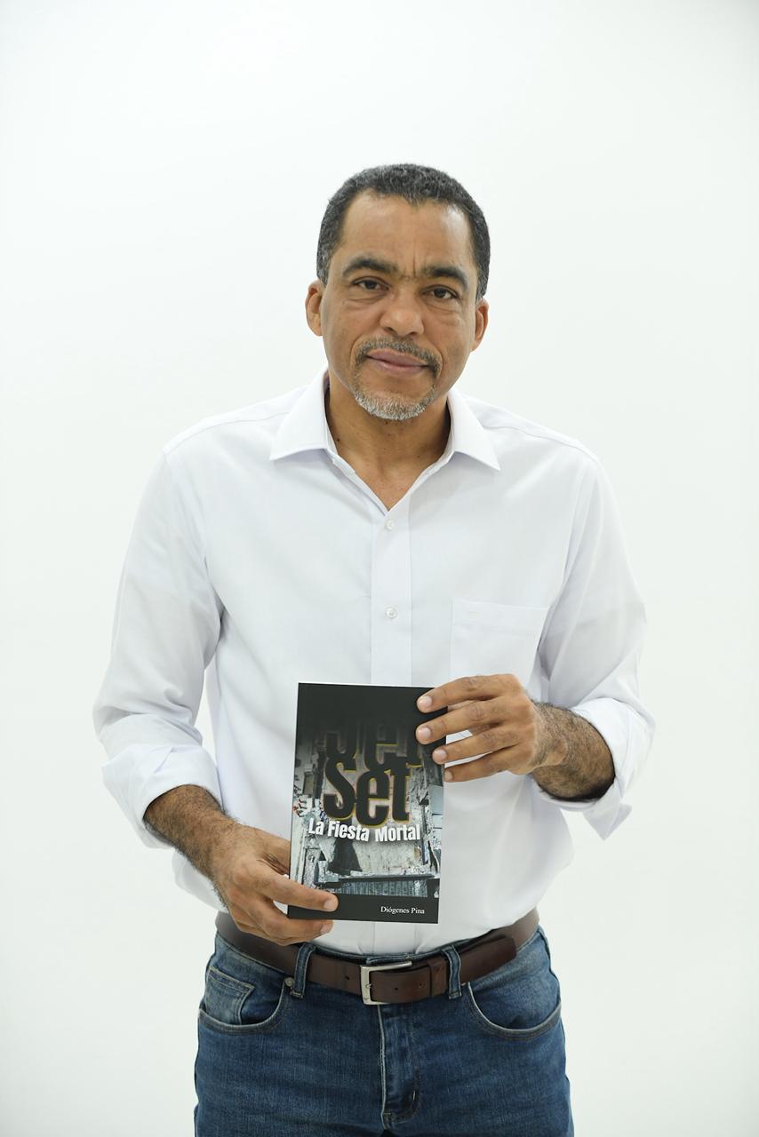 Periodista Diógenes Pina, autor del libro “Jet Set, la fiesta mortal”