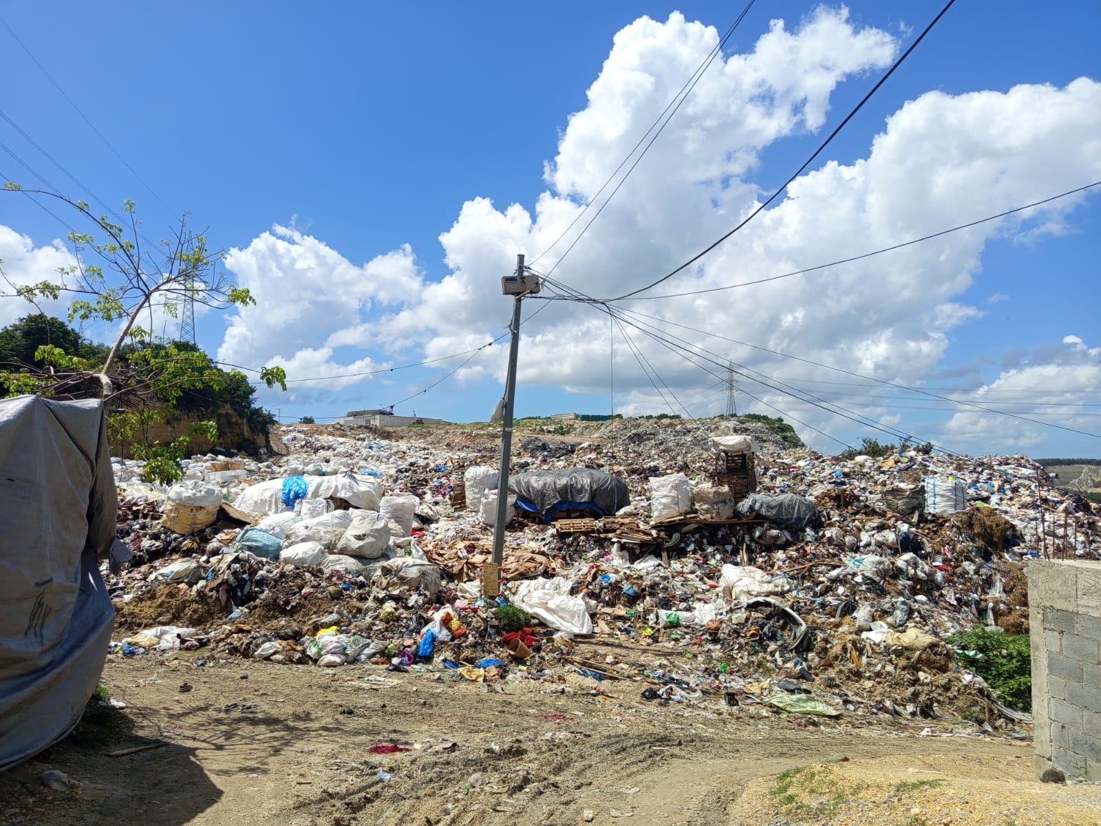 Vertedero del municipio Bajos de Haina, provincia San Cristóbal.