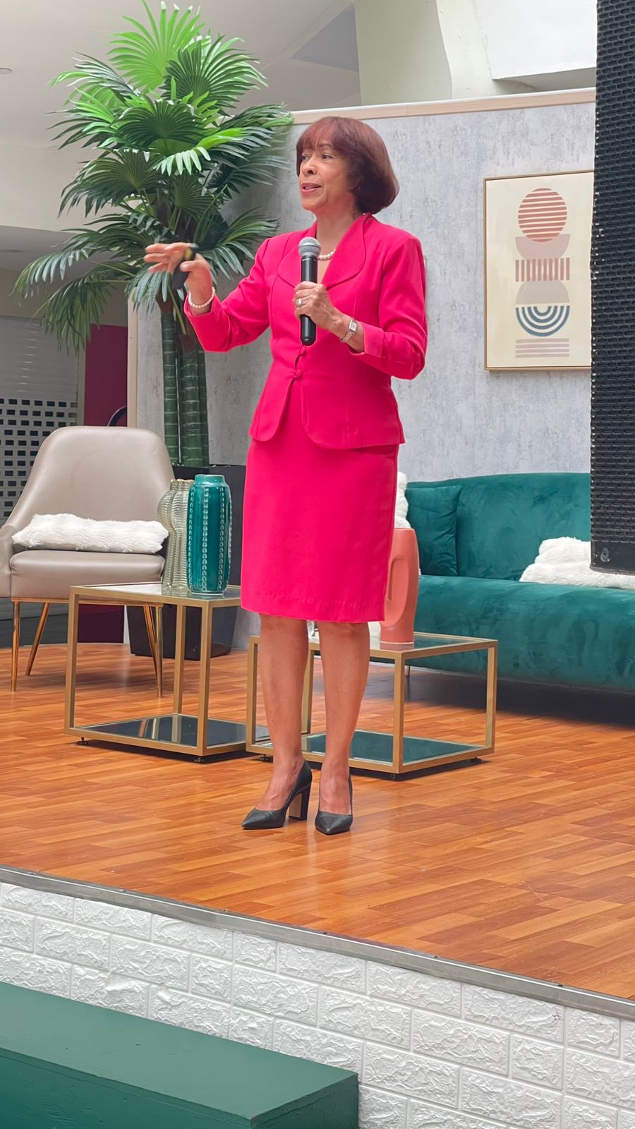 La doctora Rossy Pereira, especialista en el cuidado y atención de los adultos mayores, durante su intervención.