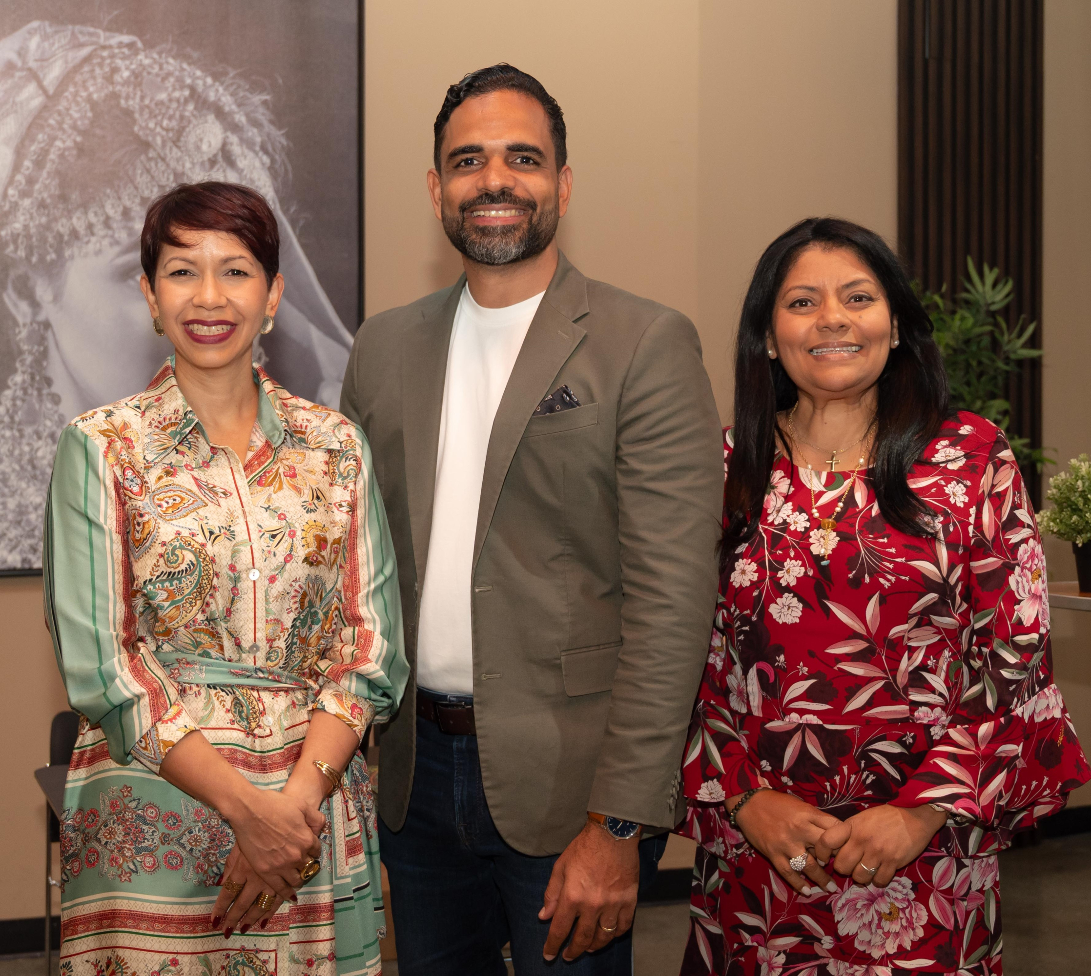 Patricia Fernández, Pedro Guzmán y Niurka Peña.