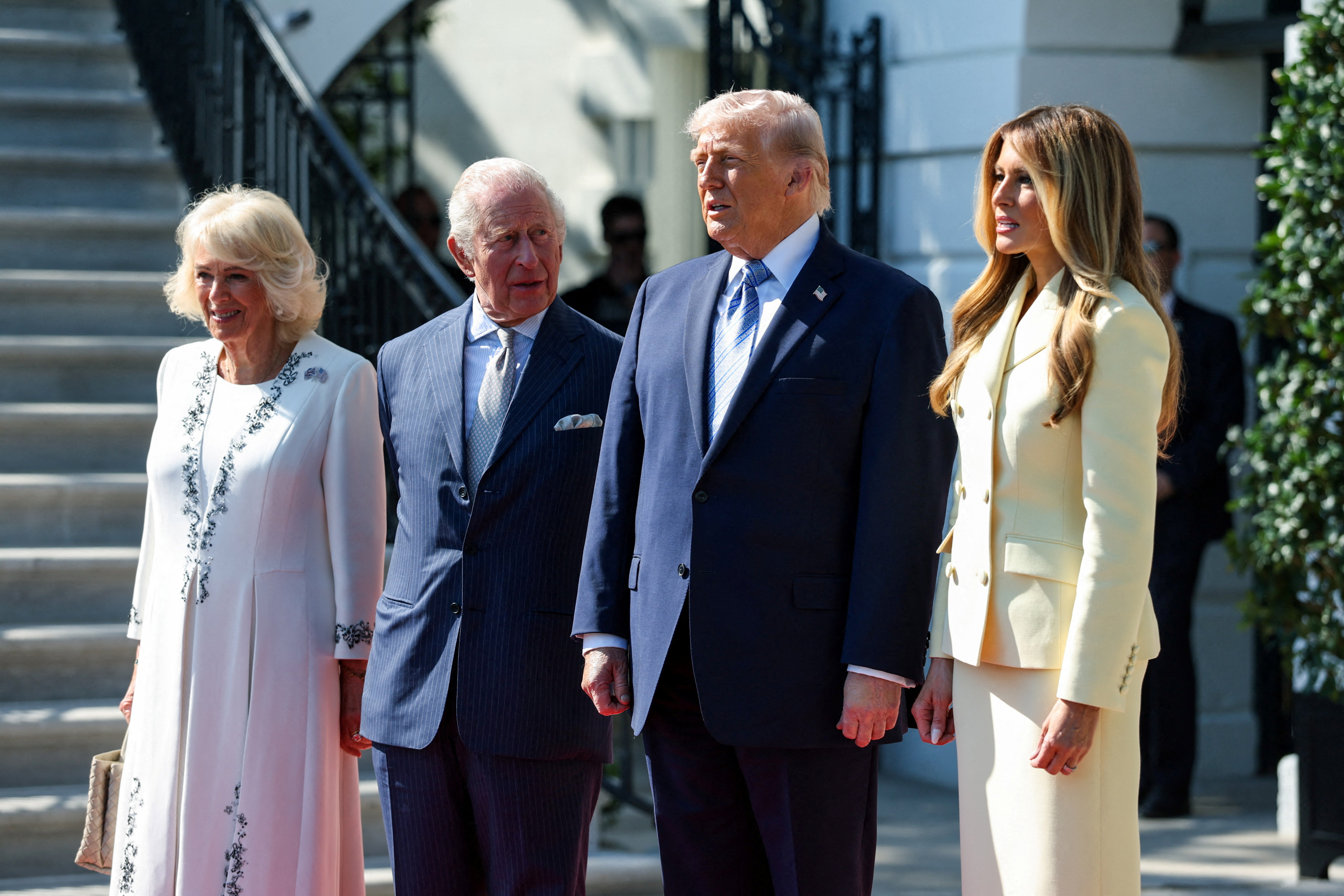 The President of the United States, Donald Trump, and his wife, Melania Trump, received the Kings of England, King Charles III and Queen Camilla, at the White House.