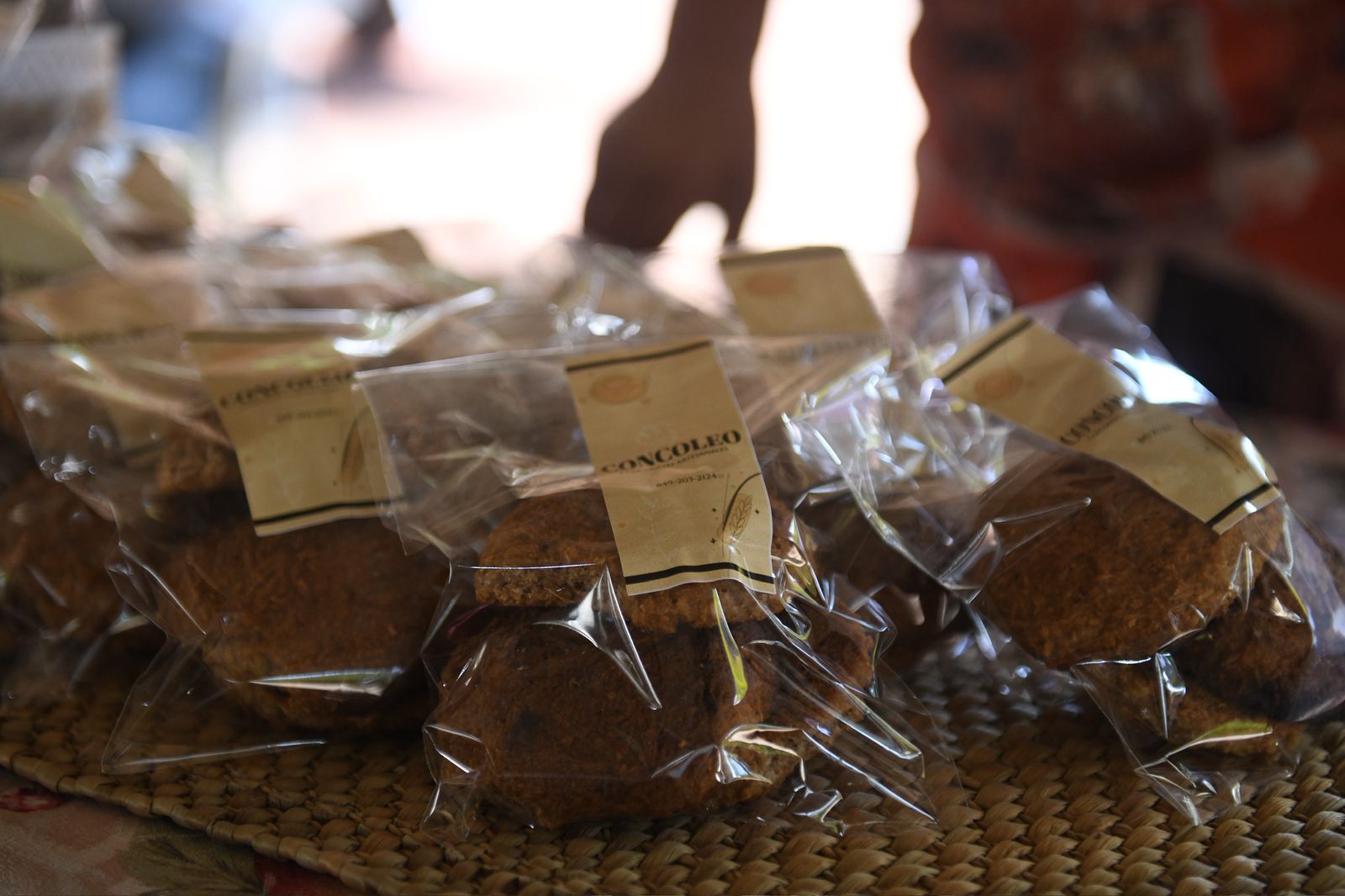 Conconetes hechos con pajas de coco.