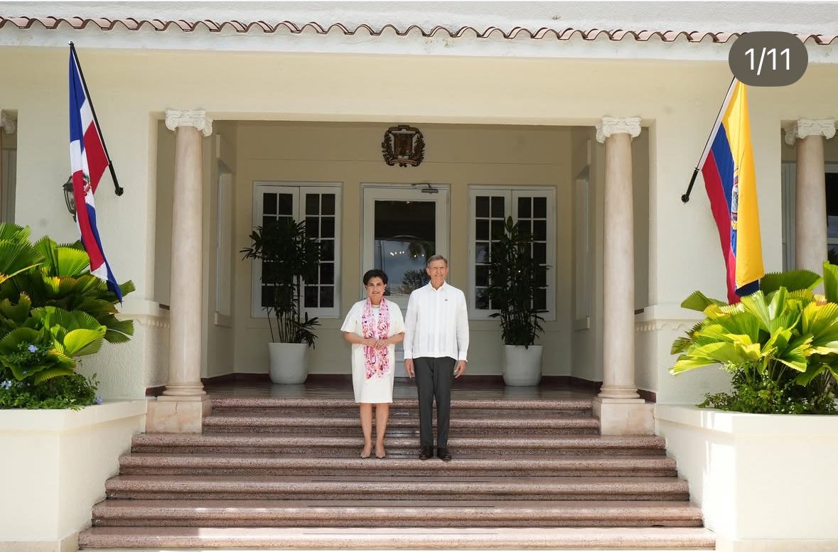 El canciller Roberto Álvarez y su homóloga ecuatoriana, Gabriela Sommerfeld, quien realizó este lunes una visita oficial al país.