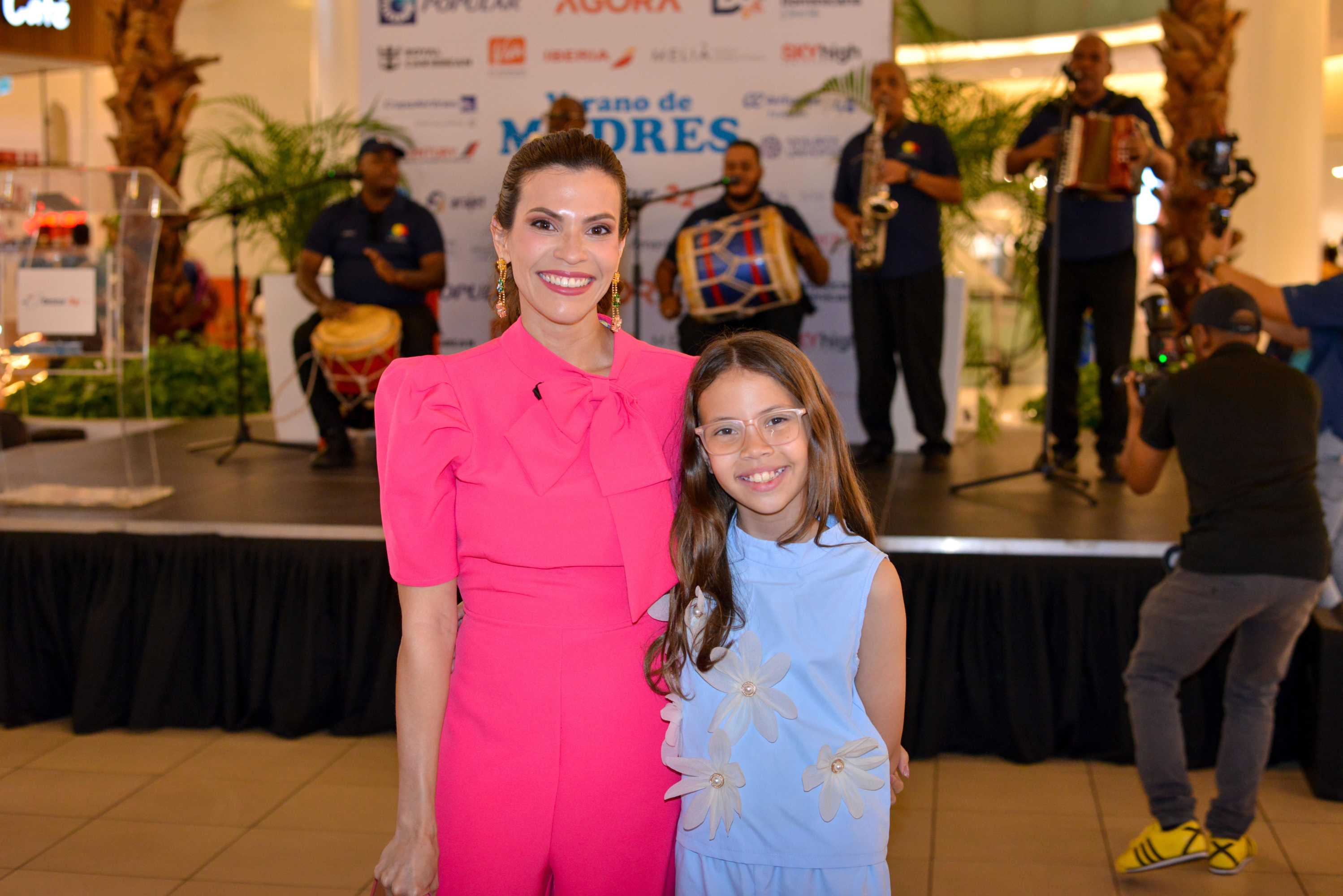 Eileen Glass and Eva Luna Pérez.