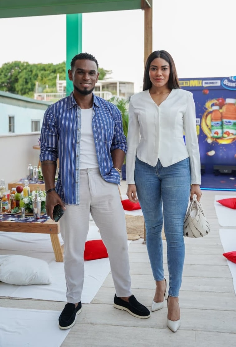 Joel Ramírez and Gabriela Melo.