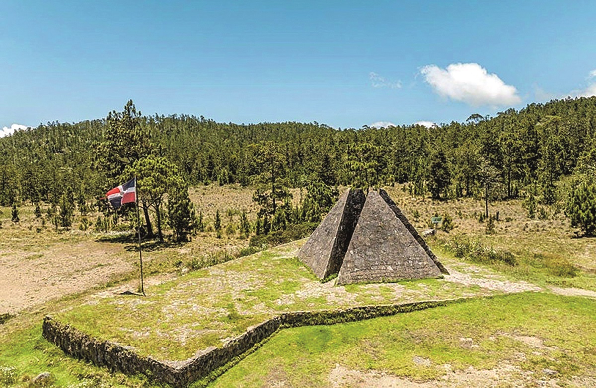 The Pyramids, Valle Nuevo, Constanza