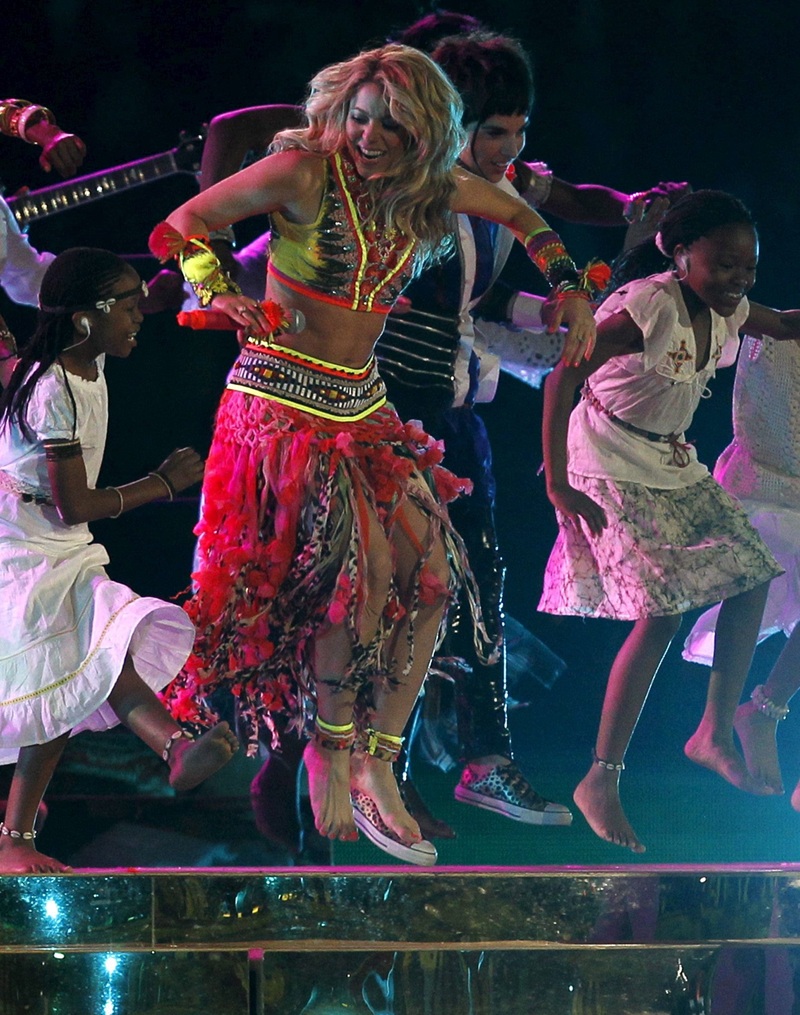 Imagen del 11 de julio de 2010, en Johannesburgo, de la cantante colombiana Shakira interpretando la canción oficial 