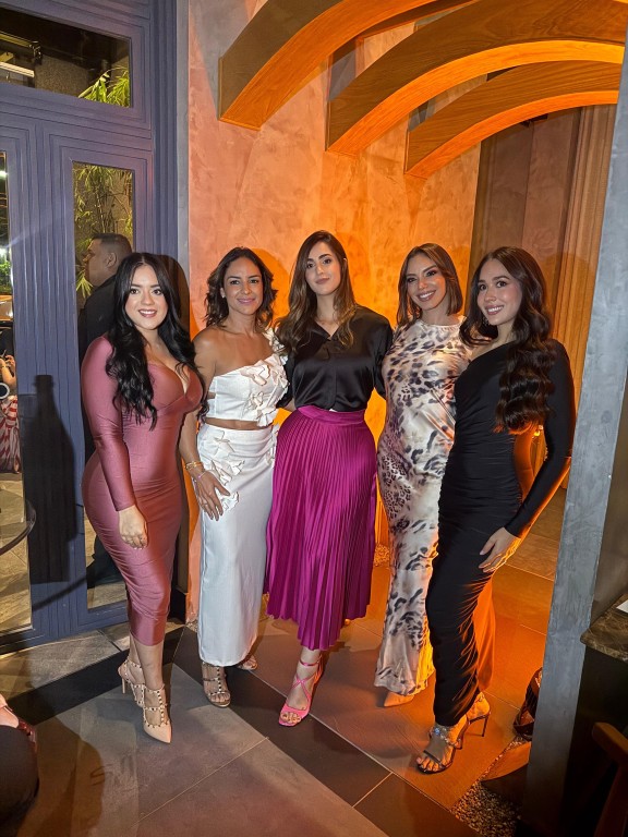-Eglis Cepeda, Amy Infante, Florencia Balducci, Hony Estrella and Nahiony Reyes