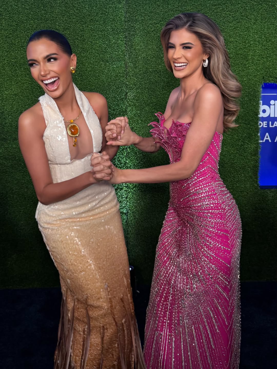 Celinee Santos y Yamilex Hernández en los Latin Billboards.