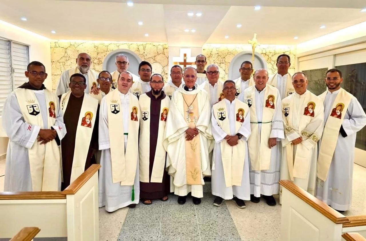La Familia del Carmelo Descalzo celebra 75 años y conmemora el centenario de San Juan de la Cruz.