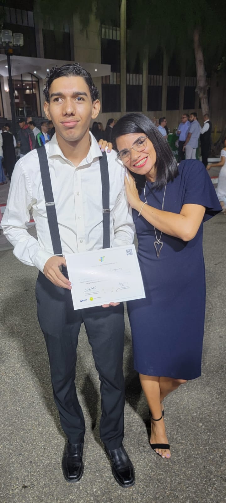 Keila junto a su hijo Ian Carlo