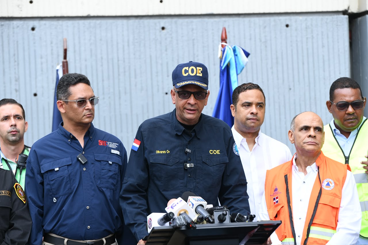 El director del Centro de Operaciones de Emergencias (COE), Erdwin Robert Olivares Luciano