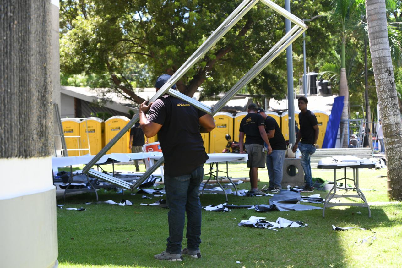 La plaza, que en horas de la mañana se encontraba terminando de organizar los últimos detalles