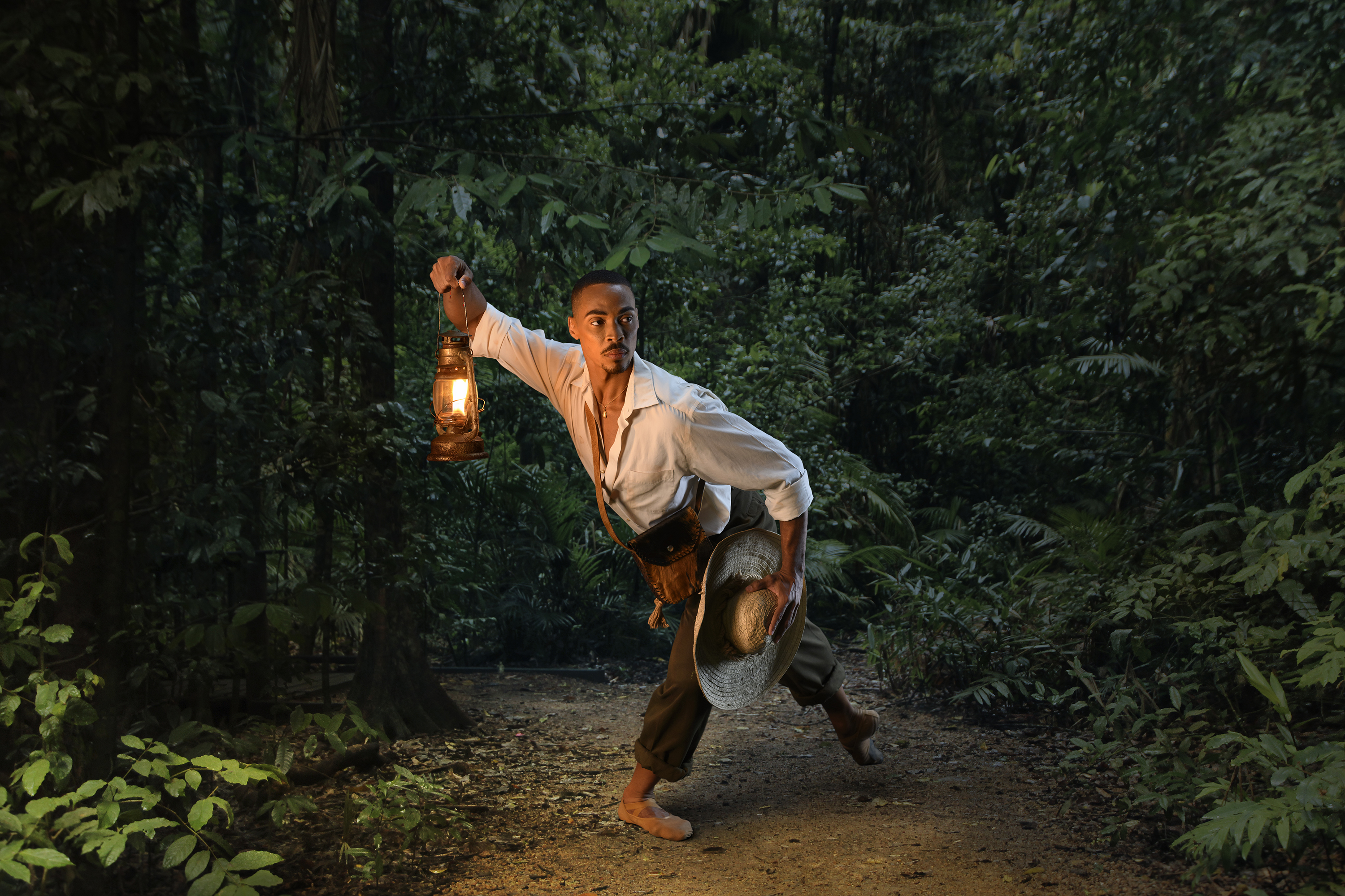 La propuesta combina danza, música y elementos de fantasía.