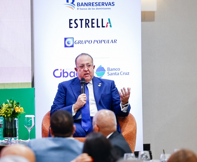Magín Díaz en el 65 aniversario de la ACIS.