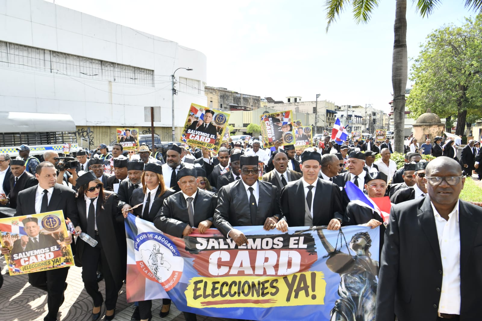 "Las puertas de mi casa están cerradas"; abogados exigen elección en el CARD