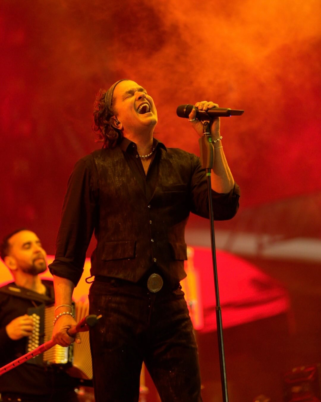 ¿Todavía guardas tu tocadiscos? Carlos Vives apuesta por el regreso del ...